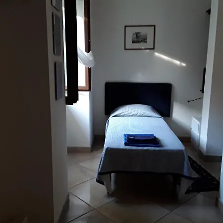Casa Conte Террачина